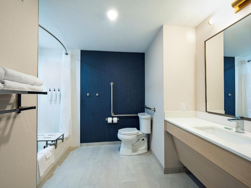 Fairfield Inn Suites By Marriott North Bay image