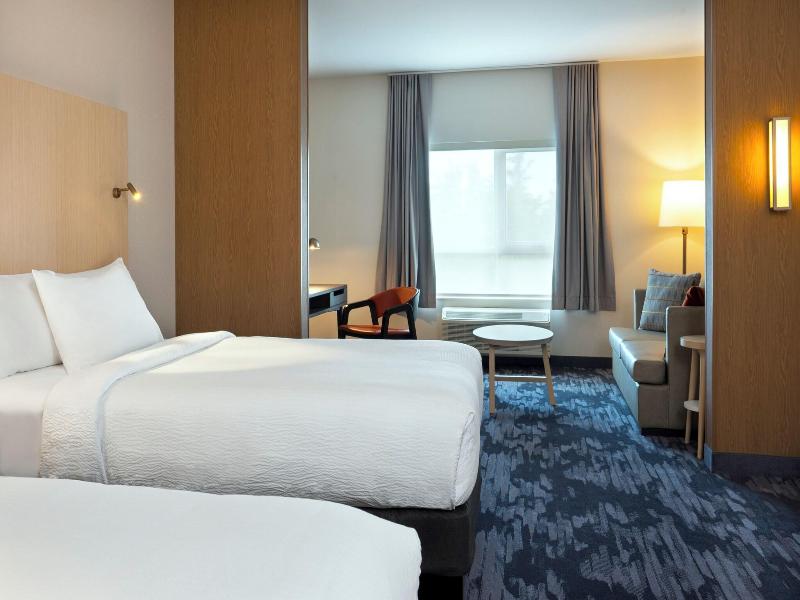 Fairfield Inn Suites By Marriott North Bay image