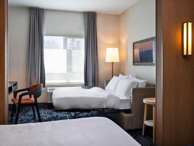 Fairfield Inn Suites By Marriott North Bay image