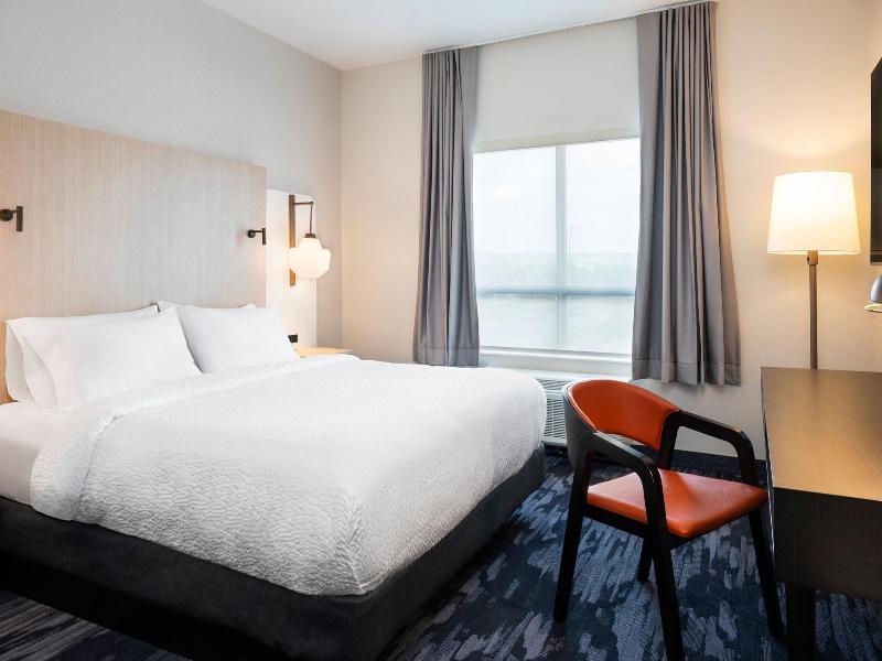 Fairfield Inn Suites By Marriott North Bay image