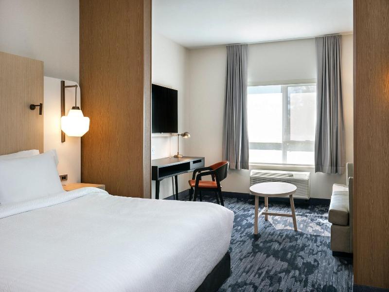 Fairfield Inn Suites By Marriott North Bay image