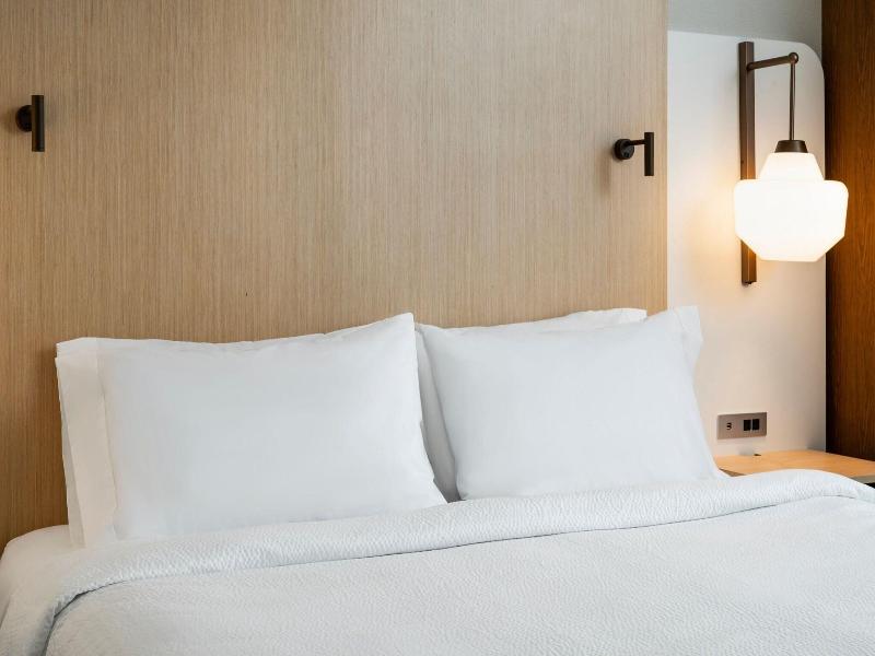 Fairfield Inn Suites By Marriott North Bay image