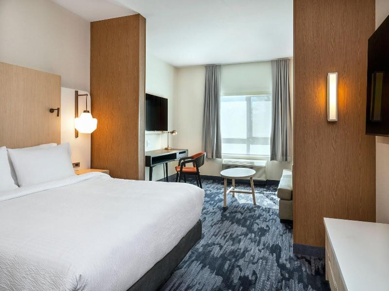 Fairfield Inn Suites By Marriott North Bay image