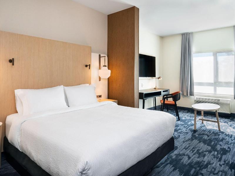 Fairfield Inn Suites By Marriott North Bay image