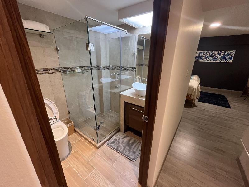 Zen Suites By Regente image