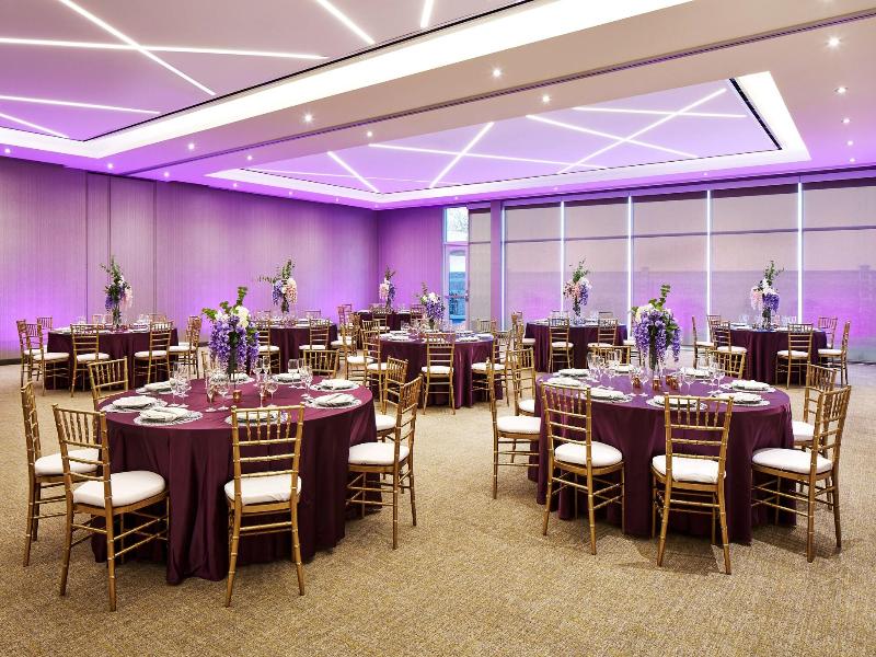 Springhill Suites By Marriott Los Angeles Downey image