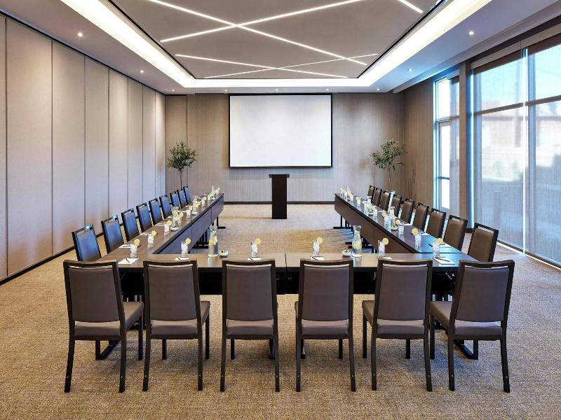 Springhill Suites By Marriott Los Angeles Downey image