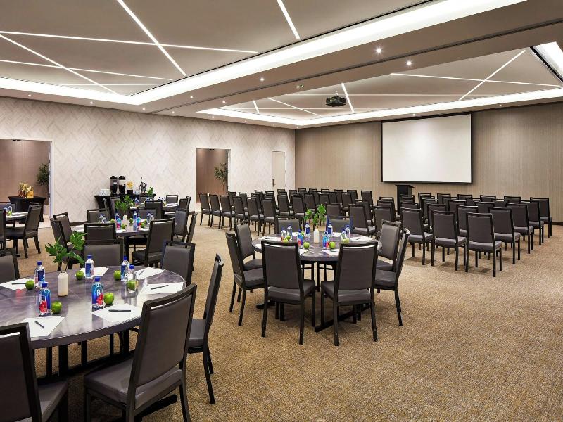 Springhill Suites By Marriott Los Angeles Downey image