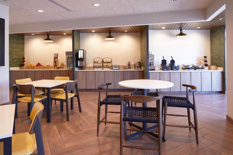 Fairfield Inn Suites By Marriott Palmdale West image