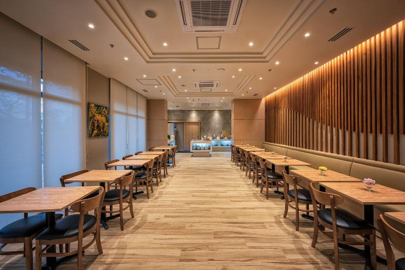 Wishton Hotel Yangon image