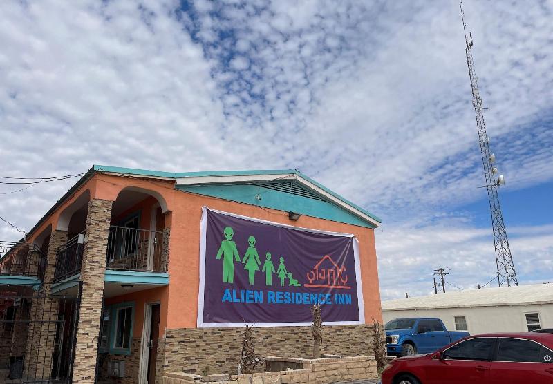 Alien Residence Inn — general view