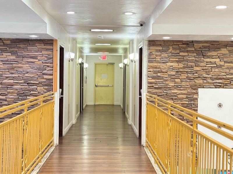 Alien Residence Inn