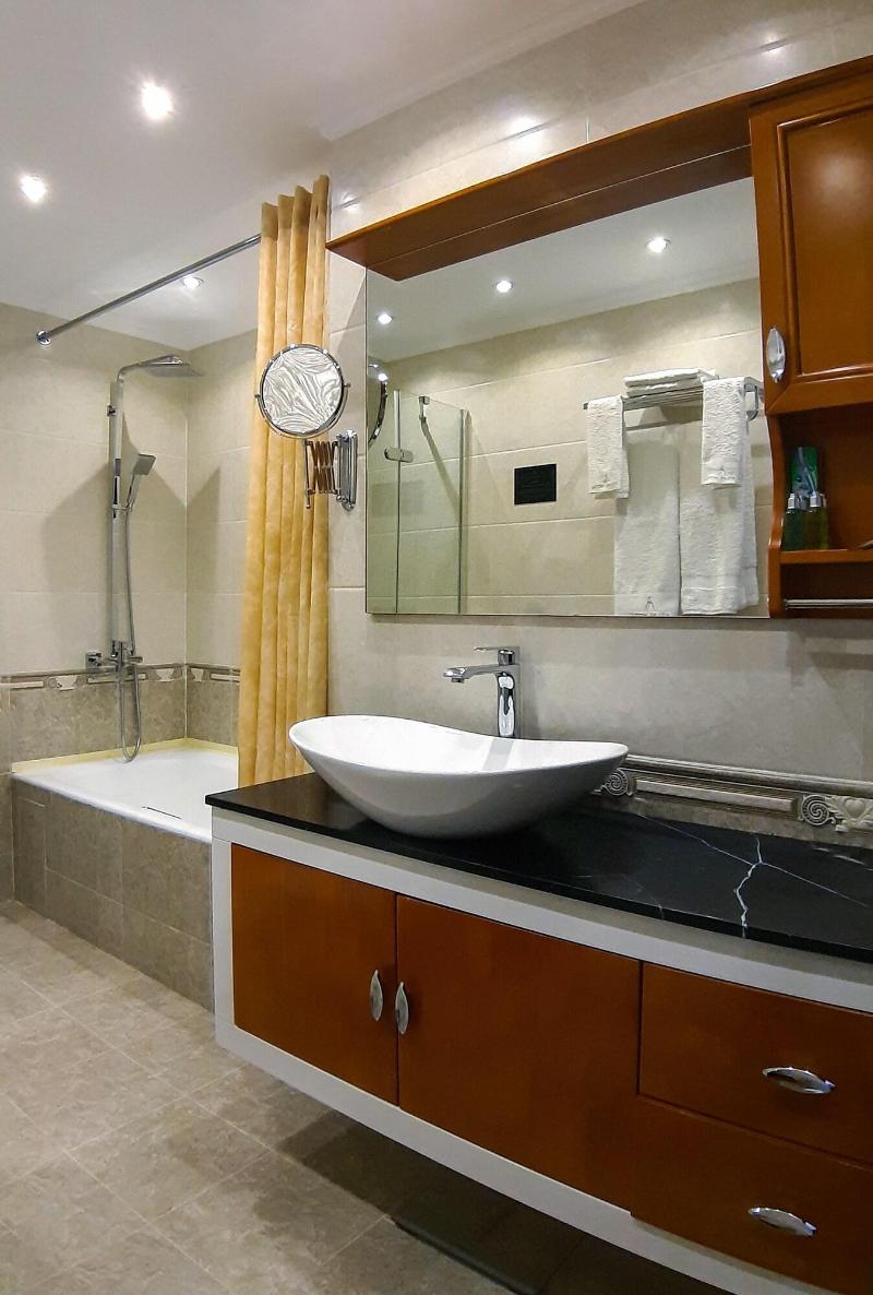 Atlas Hotel image