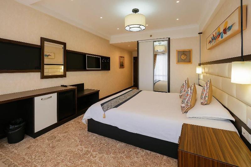Atlas Hotel image