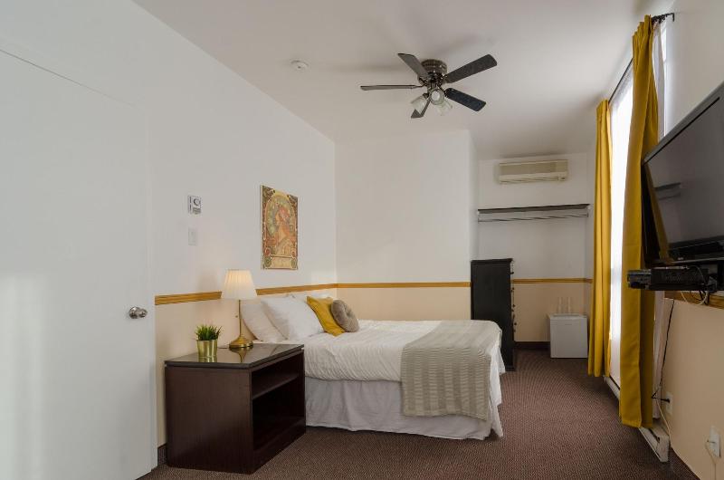 Hotel Dorion image
