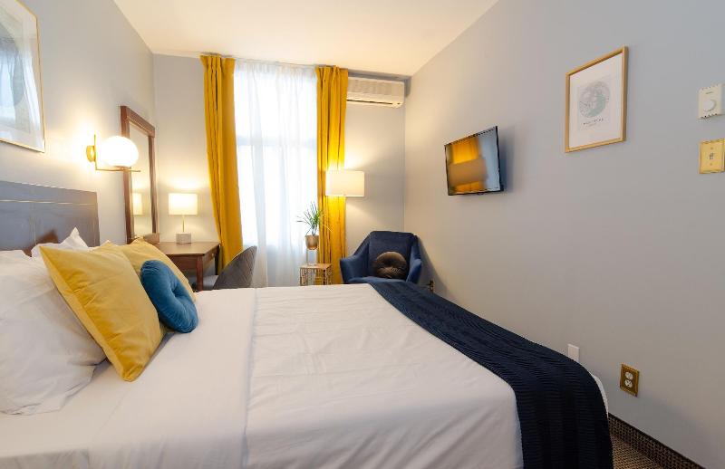 Hotel Dorion image