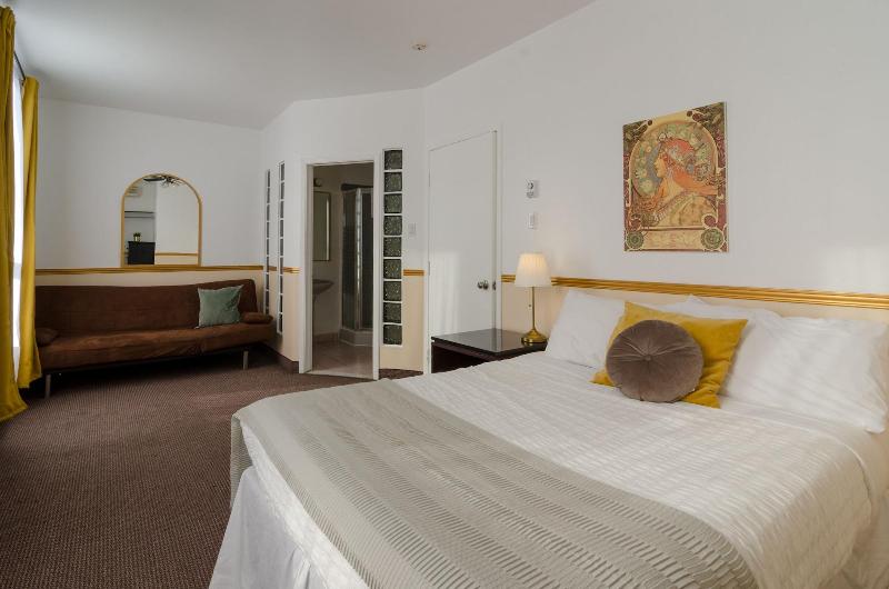 Hotel Dorion image