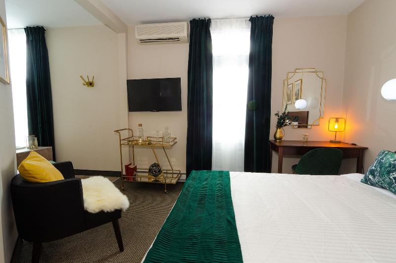 Hotel Dorion image