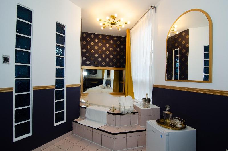 Hotel Dorion image