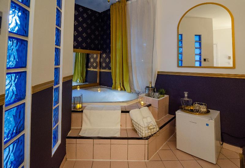 Hotel Dorion image