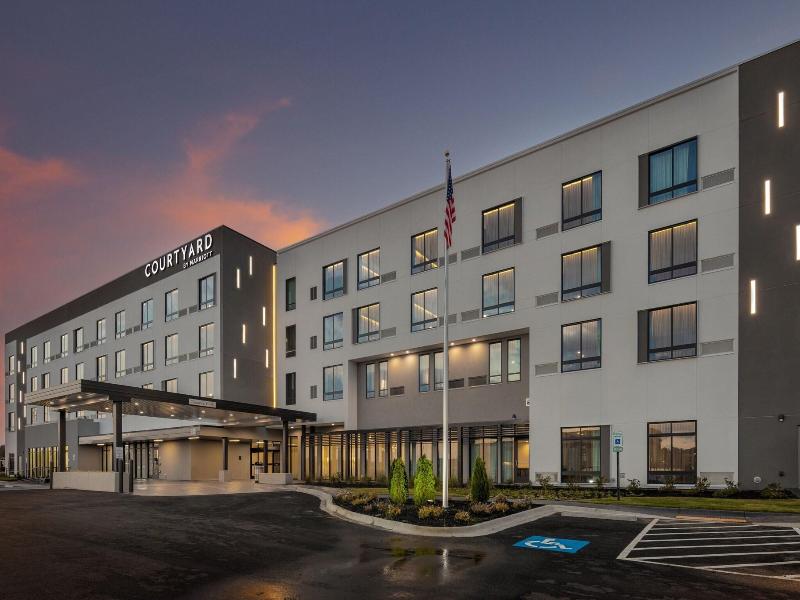 Courtyard By Marriott Conway