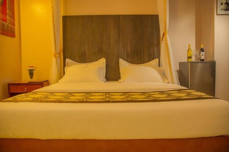 Russel Hotel image