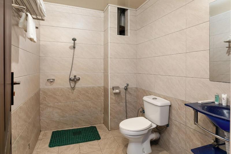 Russel Hotel image