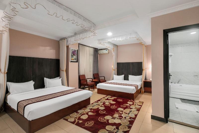 Russel Hotel image