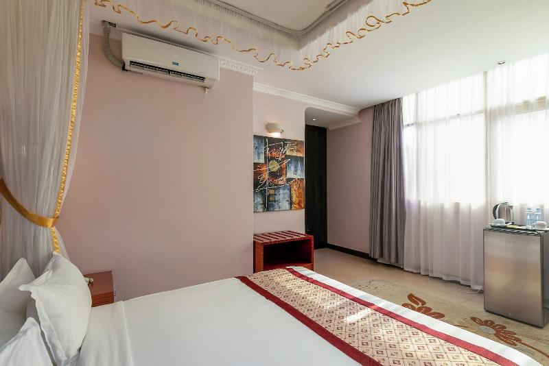 Russel Hotel image