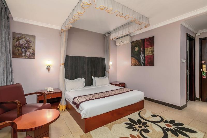 Russel Hotel image