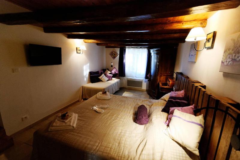 Au Dessus De Parady image