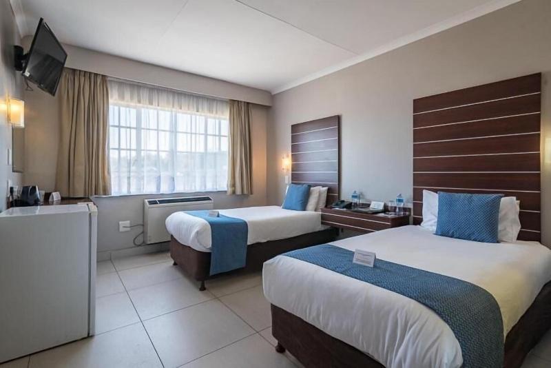 Hotel Savoy And Conference Centre image