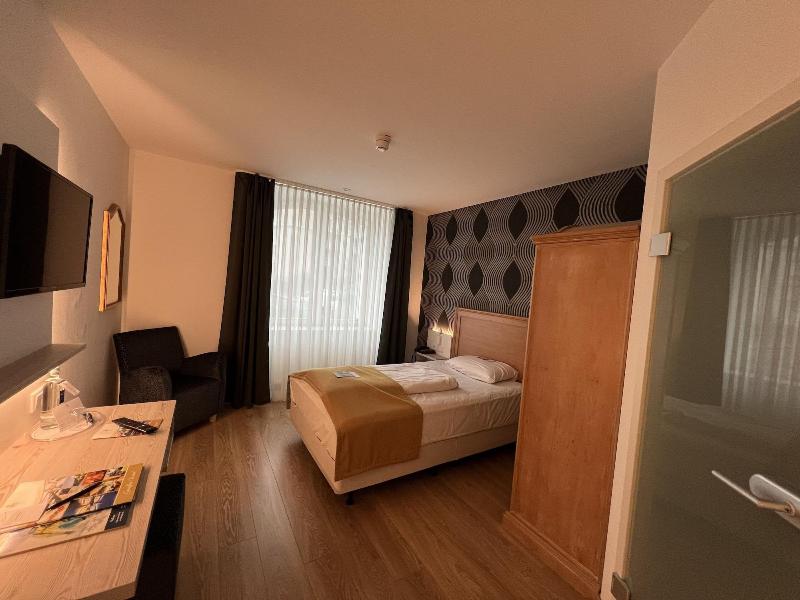 Hotel Am Ma Hlenteich image