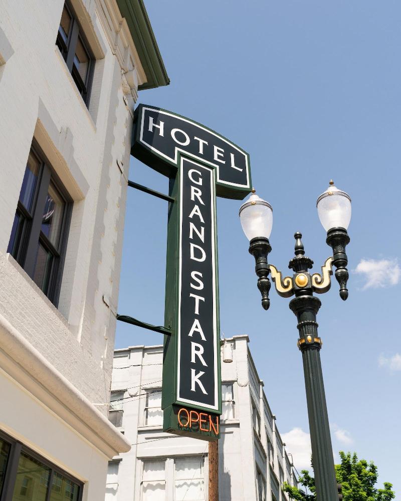 Hotel Grand Stark image