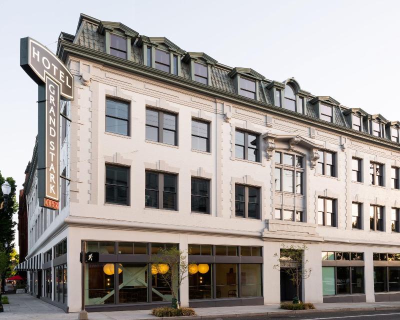 Hotel Grand Stark image
