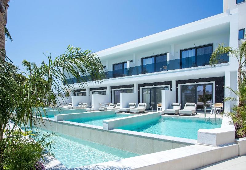 Vanik Suites — exterior view
