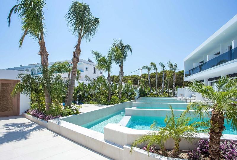 Vanik Suites image