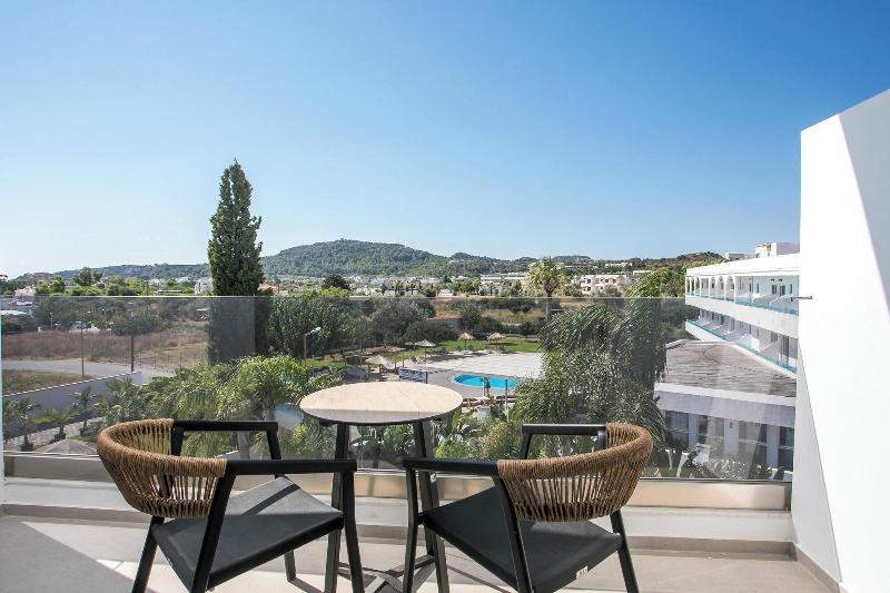 Vanik Suites image
