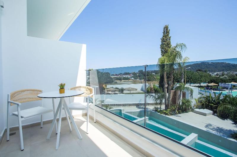 Vanik Suites image