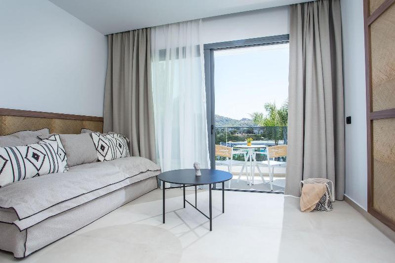 Vanik Suites image