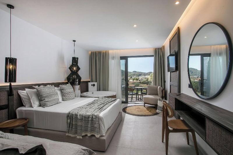 Vanik Suites image