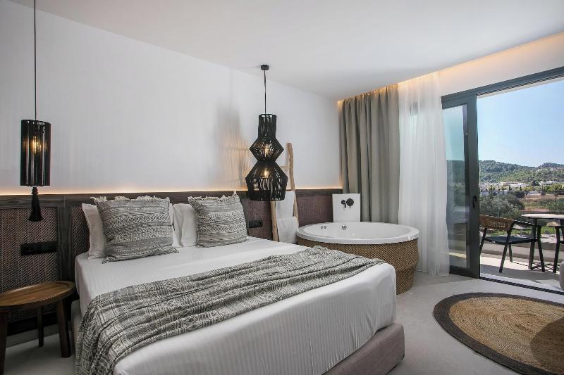 Vanik Suites image