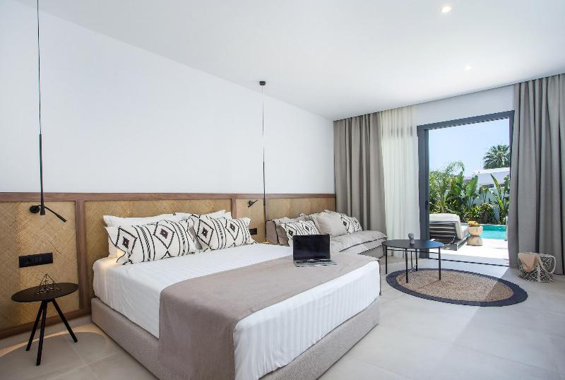 Vanik Suites image