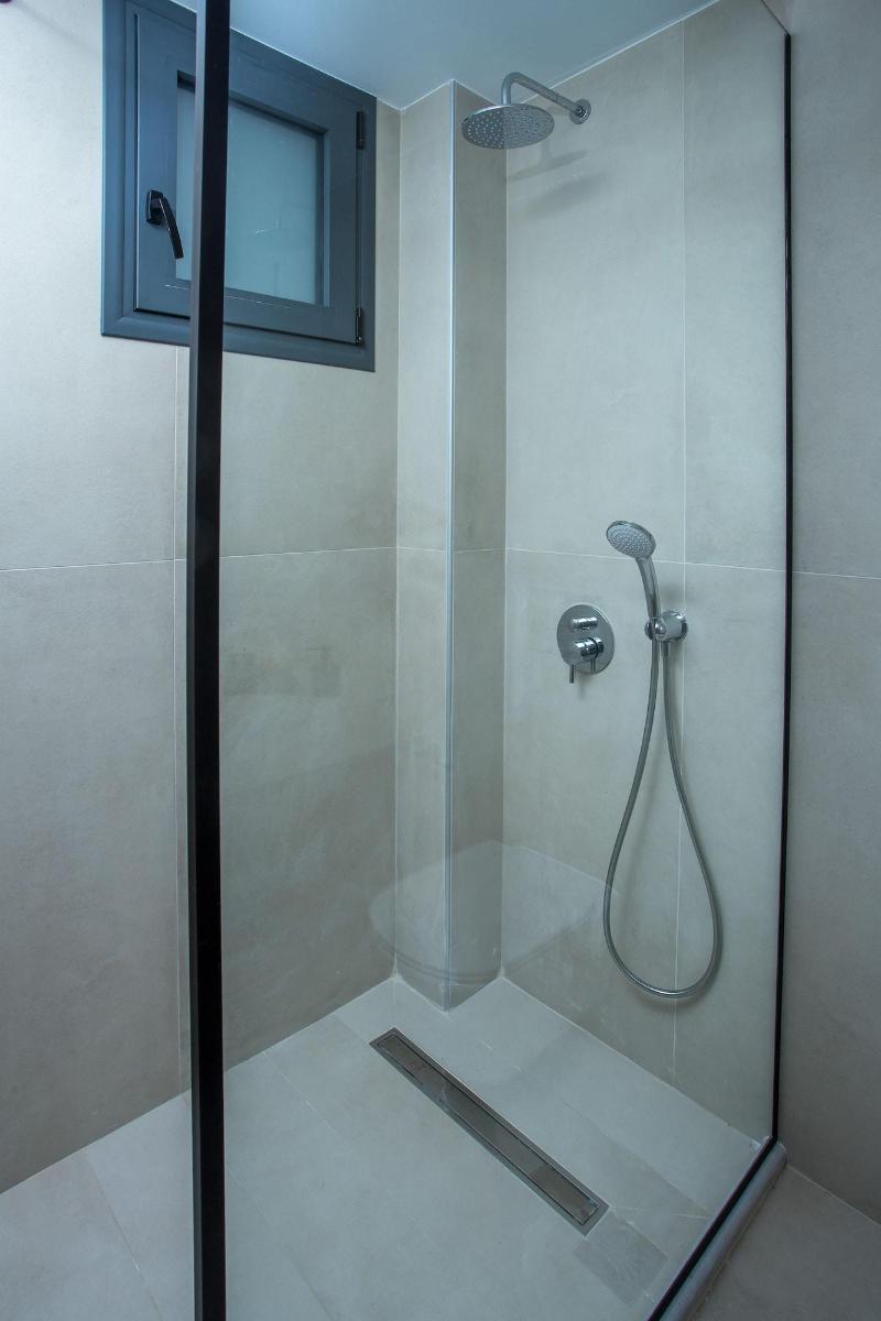 Vanik Suites image