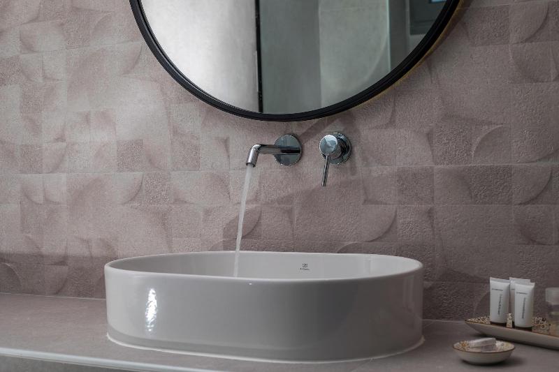 Vanik Suites image