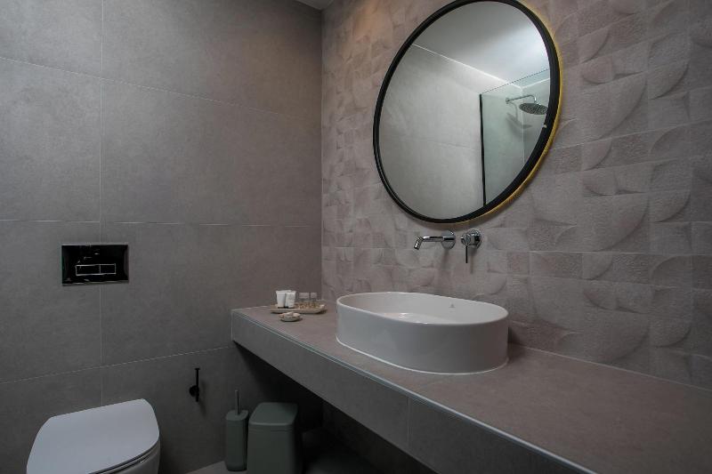 Vanik Suites image