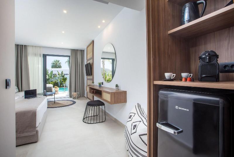 Vanik Suites image