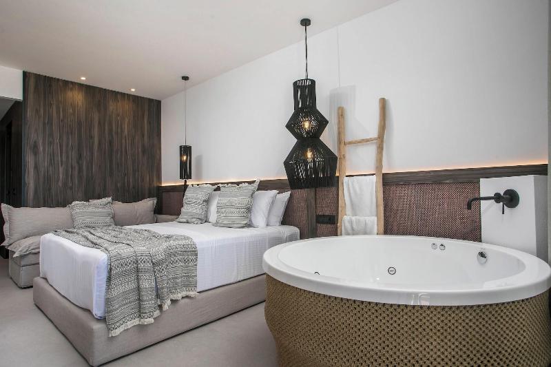 Vanik Suites image