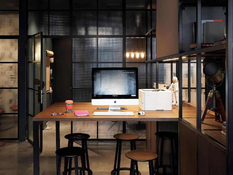 Moxy Edinburgh Fountainbridge image