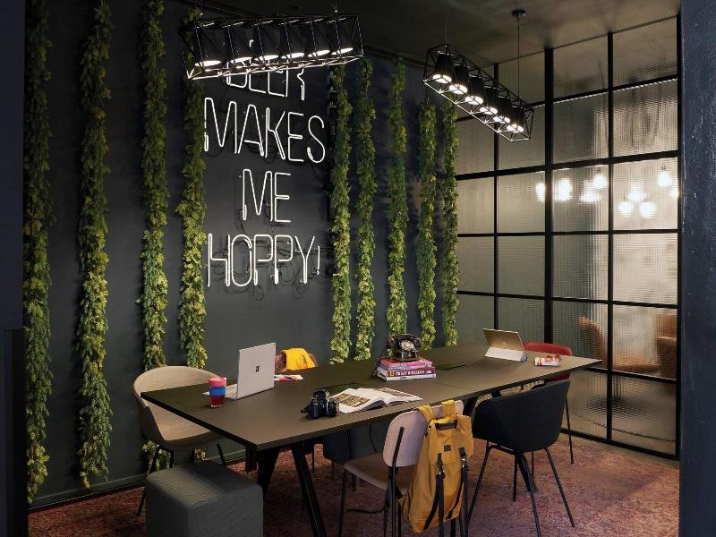 Moxy Edinburgh Fountainbridge image
